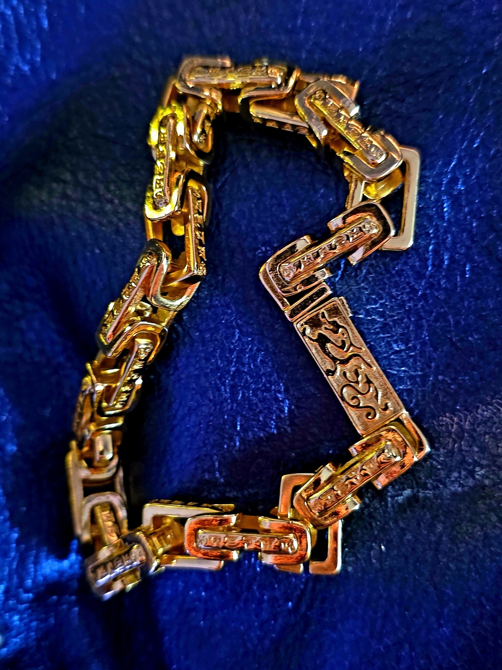 Source Unknown Gold Engraved Link Bracelet with Decorative Panels